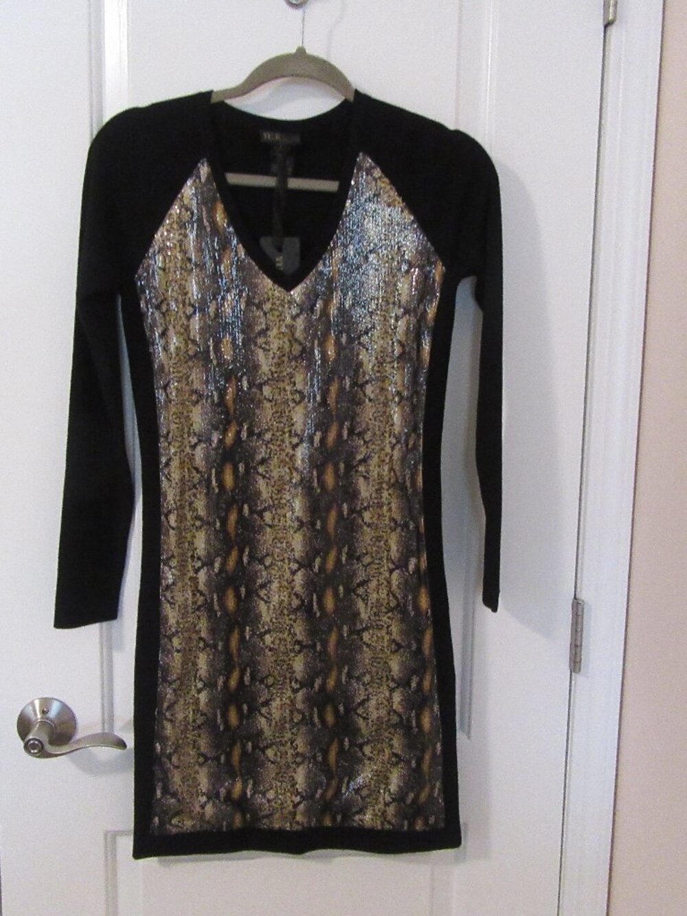 NWT YU.K BY S.G. BLACK SNAKE PRINT EMBELLISHMENT SWEATER DRESS SIZE L